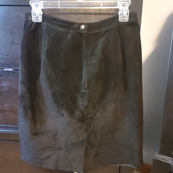 *J.R.T Black Leather Skirt - Picture 2 of 5